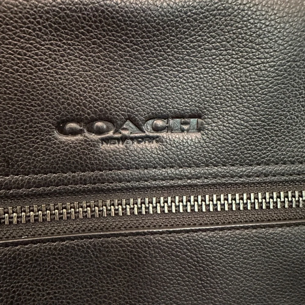 Coach Flight Messenger Crossbody Men’s Black Pebble Leather Bag C2057-F68014 EUC